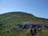 仏生小屋とオモワシ山